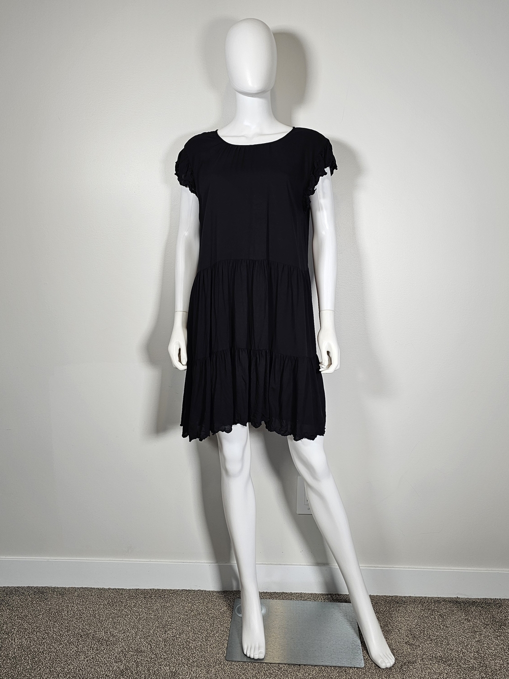 Wilfred Aritzia Black Short Sleeve Tiered Mini Dress Sz L